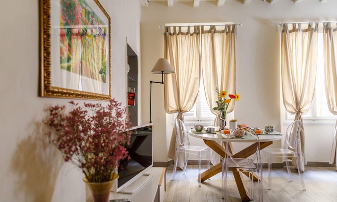 Duomo Apartment | A Few Steps From Duomo Cathedral, Bright and Quiet Apartment w. High Speed Wifi