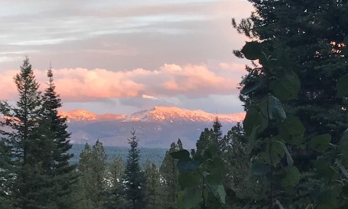 McCall House | A-frame escape with Payette Lake views and backdoor Forest access. Pet Friendly.