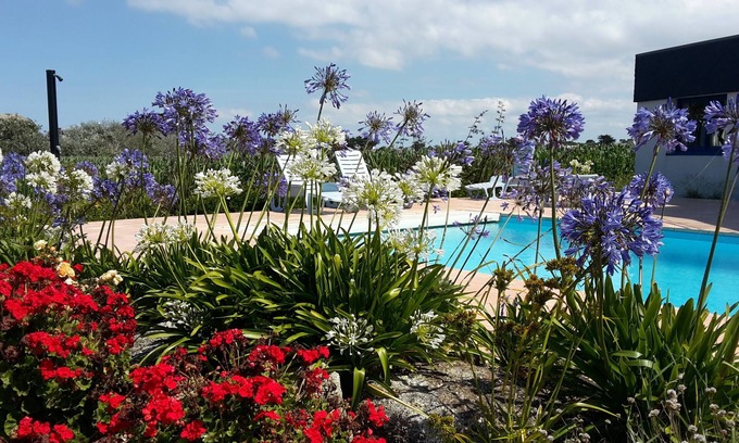 Brignogan-Plage Apartment | A furnished 5 * - Independent apprt in villa 100 m from the sea