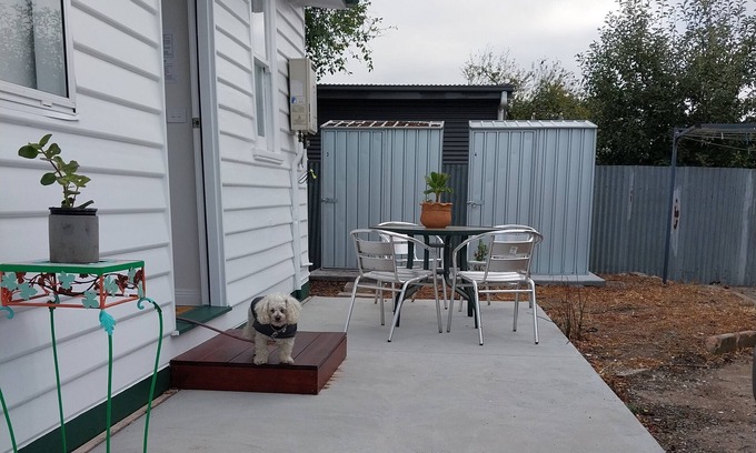Willaura House | A getaway near the Grampians. Brides & group bookings welcome! Pet friendly.