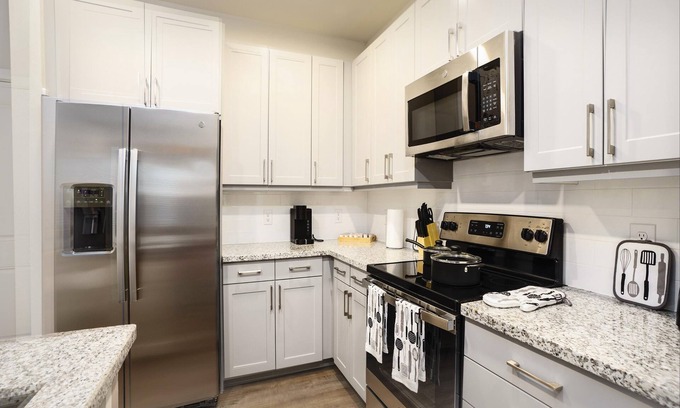Spring Branch East Apartment | A Great Get Away Relaxation For A Couples Trip - Houston Tx