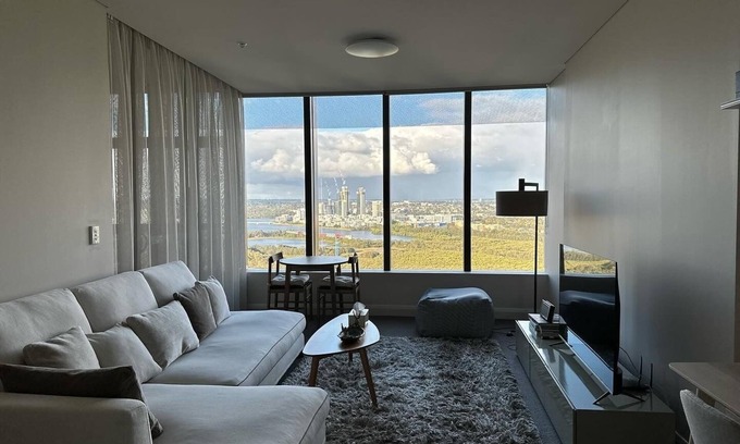 Sydney Olympic Park Apartment | A Green Sanctuary in Center! Vivien's Home in Sydney Olympic Park
