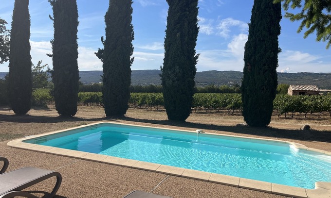Roussillon Cottage | A haven of peace for two surrounded by vineyards with panoramic views.