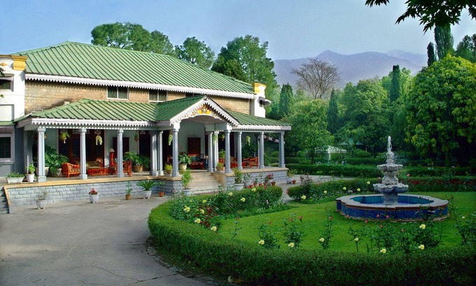 Gunehr Hotel | A Heritage HomeAway From Home