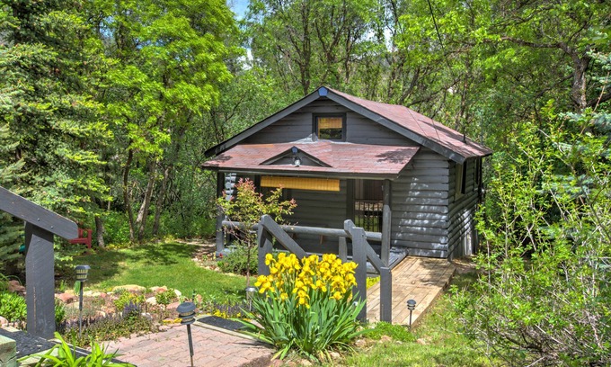 Glenwood Springs Cabin | A hidden gem! Cabin nestled in the trees in Glenwood Springs.