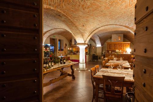 Saint-Vincent House | A' la Table du Sommelier Chambres d Hôtes & Restaurant