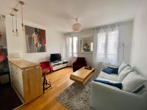 Hopital Saint-Louis Apartment | A little piece of heaven Canal Saint-Martin