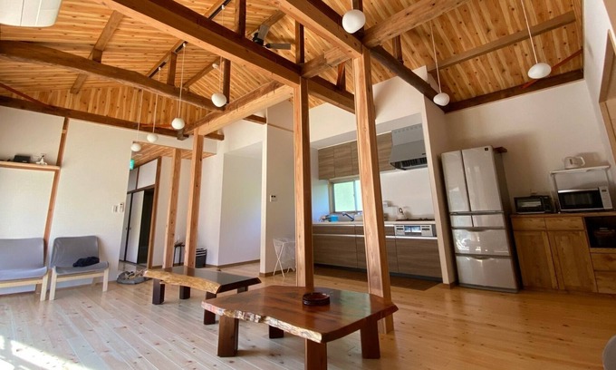 Futtsu House | A log housestyle house with a spacious garden An / Futtsu Chiba