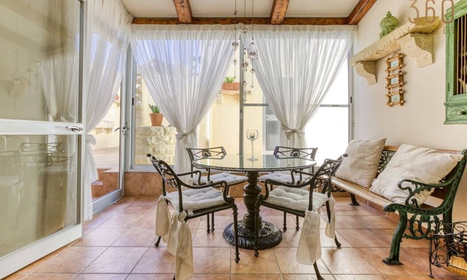 Rabat Apartment | A Lovely 3BR Maisonette in lovely town of Rabat