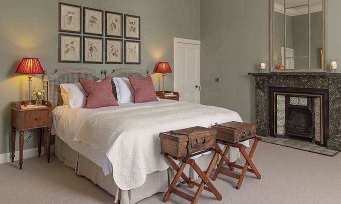 Lauder Apartment | A luxurious Scottish Castle retreat for two people