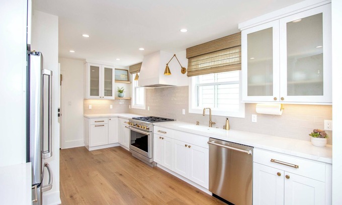 Marina District Apartment | A+ Marina/Cow Hollow location! Highly walkable & great Live/Work space w/parking