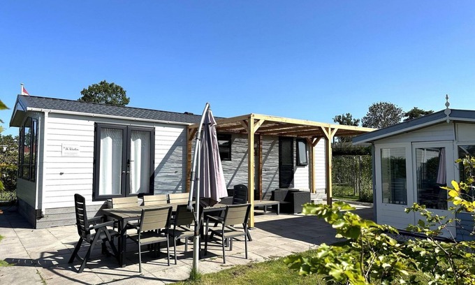 Sint Maarten House | A modern chalet on a spacious plot with a garden shed and electricity for your e-bikes.