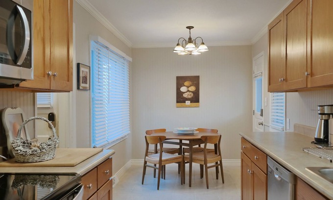 Sterling Cottage | A Modern Mid-Century Cottage