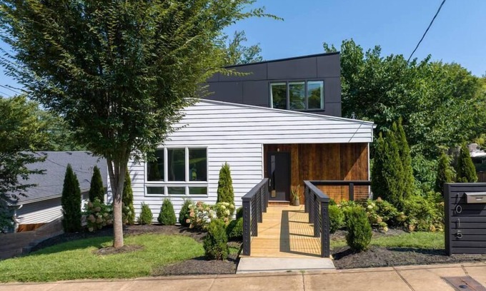 Shelby Hills House | A Nashville Dream!3bd/3ba EPIC home in East Nashville! 5 min ->Downtown!