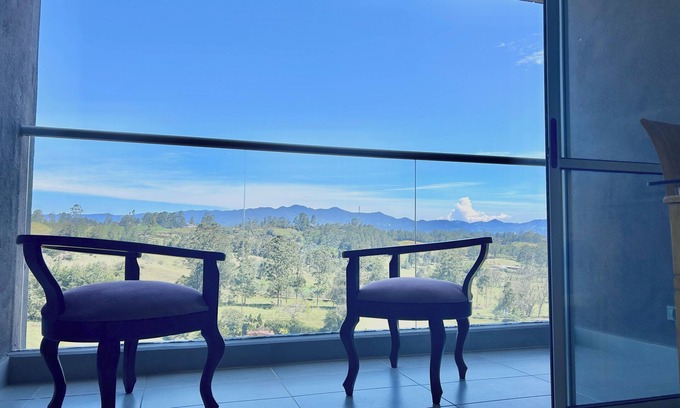 Danbury Apartment | A newly built complex in the heart of Rionegro with a scenic view.