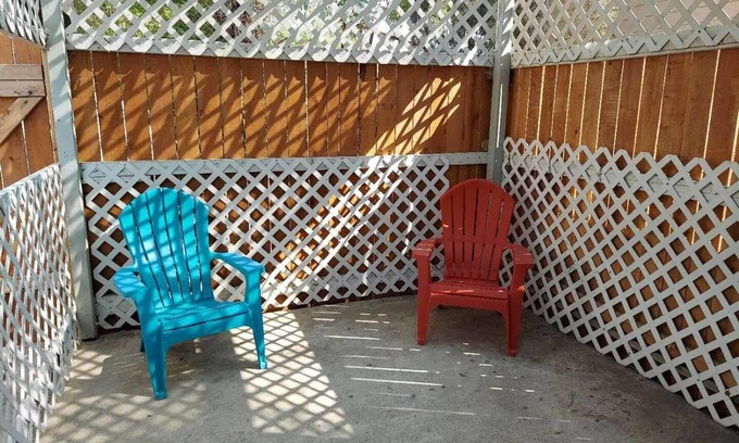 Lancaster House | A newly remodeled 1BD&1BR private whole Guest-home to yourself!