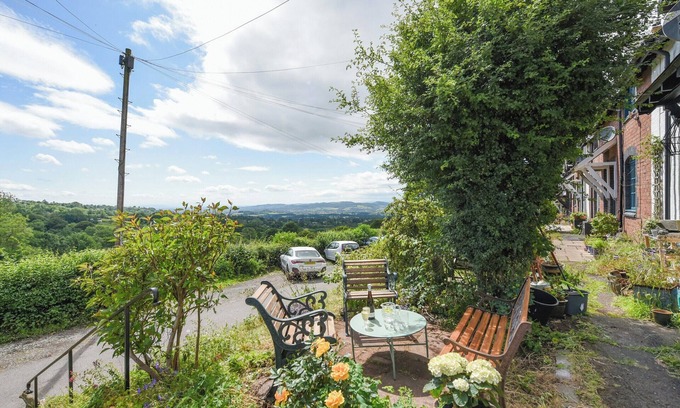 Farden Cottage | A Peaceful Retreat in the Shropshire Countryside.