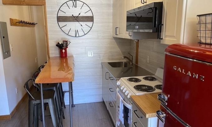 Okanagan-Similkameen Condo | A Perfect Mountain Retreat