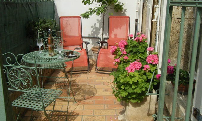 Ferrals-les-Corbieres Apartment | A Private Apartment in a 19th Century Wine Domaine - own courtyard and gardens