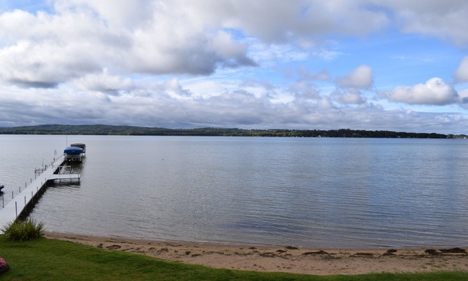 Oden Condo | A sandy beach vacation on beautiful Crooked Lake