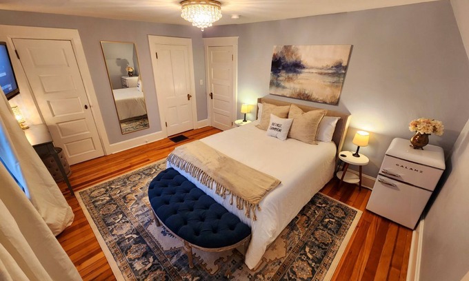 Spokane House | A second story suite at the historic Morrison House.
