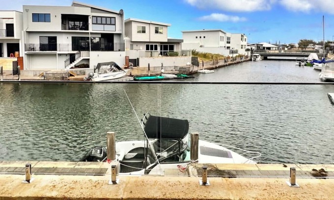 Wannanup House | A Serene Getaway on the East Port Bouvard Canals in Wannanup, Mandurah, WA
