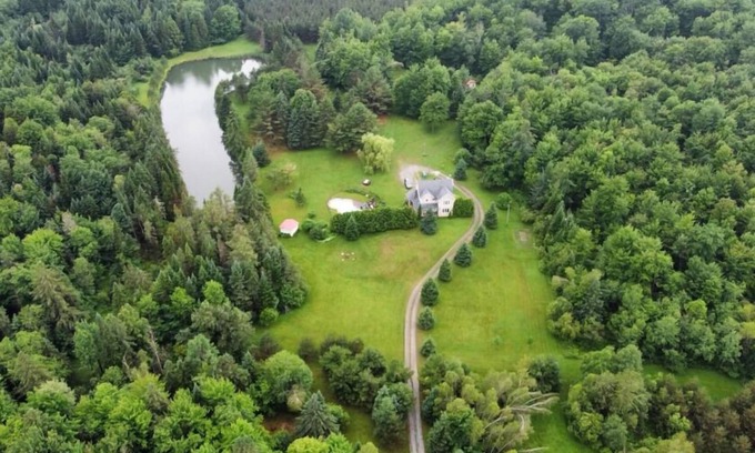 Sainte-Anne-de-la-Rochelle House | A slice of paradise offering you privacy, convenience, and tranquility, with all the amenities you c