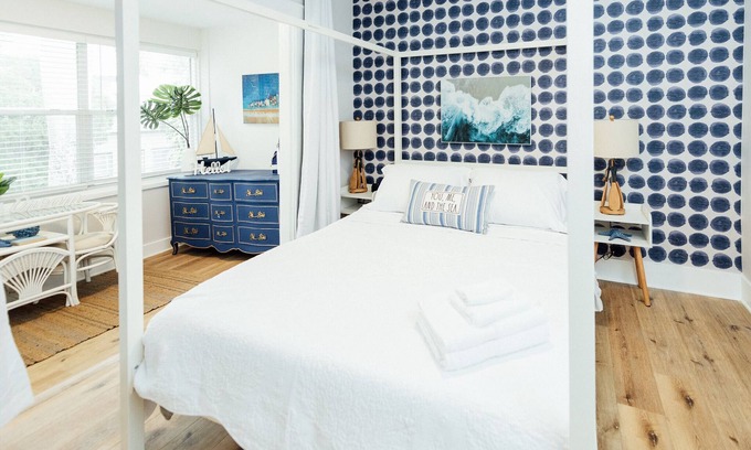 Historic Uptown Apartment | A Slice of Heaven Downtown St Pete