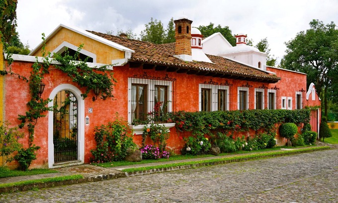 Antigua Guatemala House | A sophisticated 'Villa' retreat nestled in the slopes of Volcan De Agua