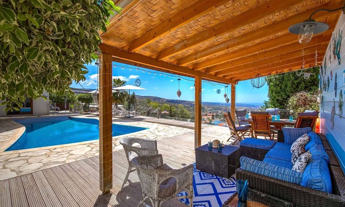 Peyia Town Villa | A stone built single storey villa that sleeps 6 guests in 3 bedrooms/amazing sea views