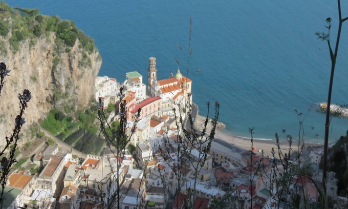 Atrani Apartment | A stone's throw from the sea .