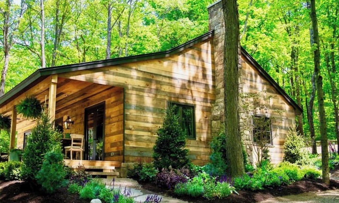 Newtonville Cabin | A stunning, modern Lodge with rustic charm at June Farms!