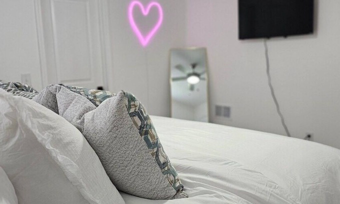 Church Street House | A Suite Retreat Comfy Private Room Near Airport