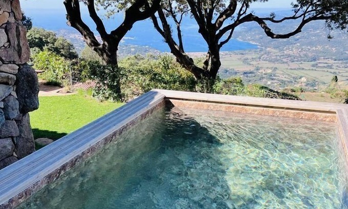 Viggianello House | A VIGNA - CASEDDU PETRU GHJASEPPU sea view and swimming pool