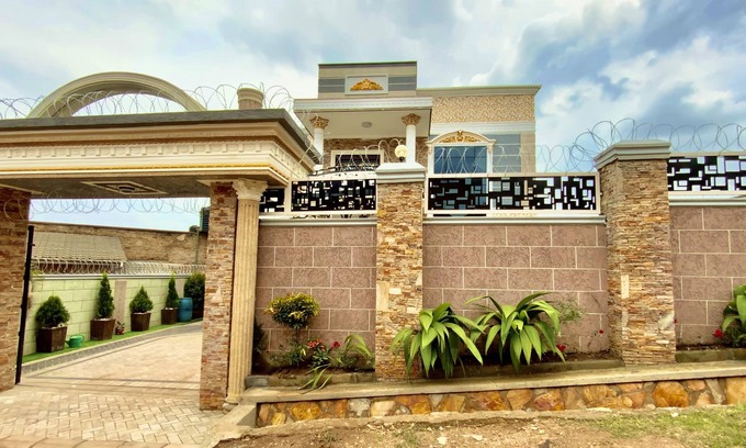 Kampala Villa | A warm 4 bedroom home, Nestled in the heart of serene quiet away from the city.