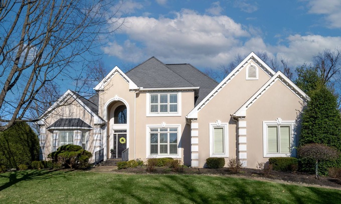 Crescent Hill House | A warm and inviting home located in one of Louisville’s sought-after areas. n