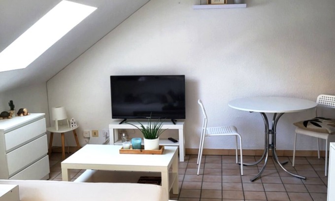 Gap Apartment | A welcoming studio in a quiet town center location