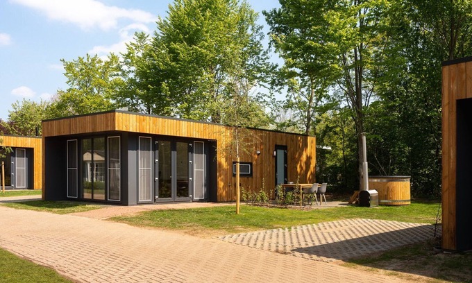 Rijssen Cabin | A wonderfully spacious nature cottage with hot tub✨