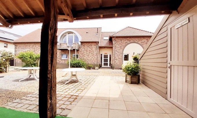 Brustem House | Aan het Singelhof - Bellefleur* met sunshower en tuin