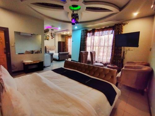 Mingora Hotel | Abeer Hotel Swat by Khan Familia