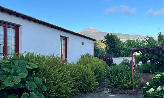 Montijos Villa | 'Abejera' with Sea View, Private Terrace and Wi-Fi