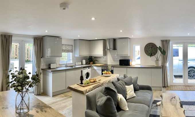 Raymonds Hill Cottage | ABODE, pet friendly, character holiday cottage in Raymond's Hill