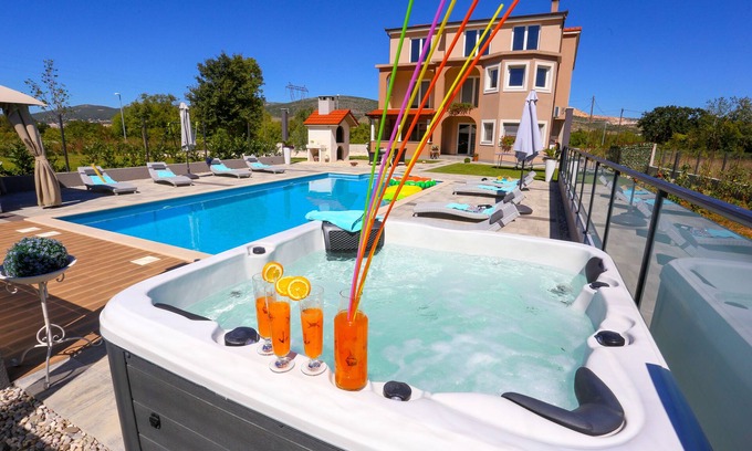 Dugopolje Villa | About Villa Maris