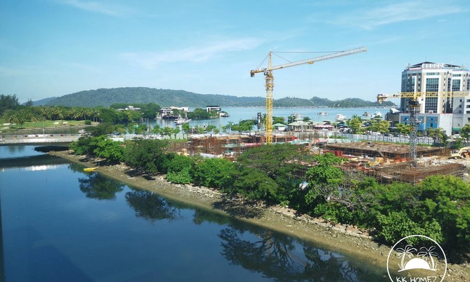 Downtown Kota Kinabalu Condo | Above Imago Shopping Mall 10 Pax 3 Rooms 2 Bathrooms (River & Slightly Sea View)
