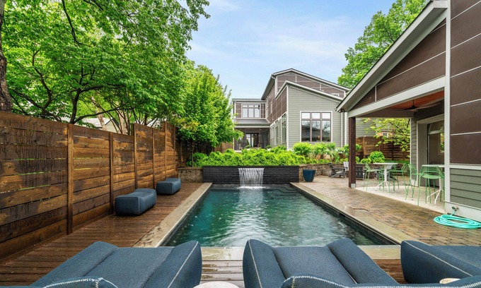 Historic Edgefield House | Above Nashville Urban | 1 Mile to Downtown! | Pool | 5 Beds | Office