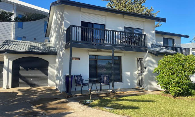 Moana House | Absolute Beachfront Getaway Moana Beach