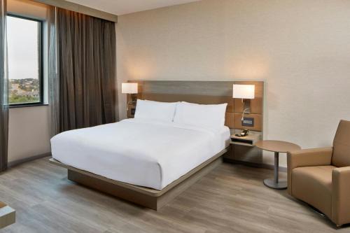 West Oak Hill Hotel | AC Hotel by Marriott Austin Hill Country