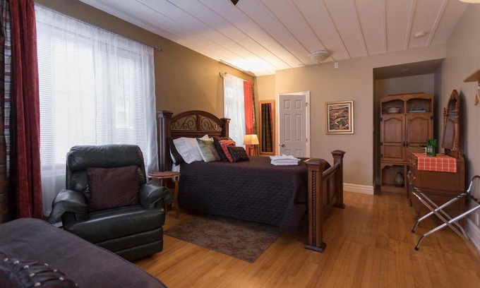 Saint-Sacrement Bed & Breakfast | Acacias Bed & Breakfast