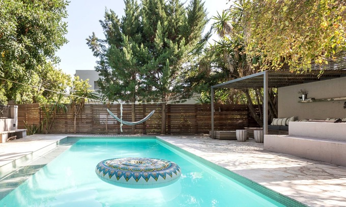 Fresnaye House | Accommodation with a dream pool in probably the most beautiful and best location in Cape Town