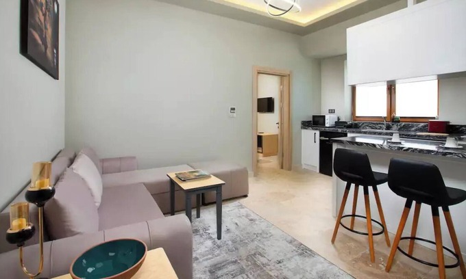 Ortahisar Apartment | Acer Living Home 103